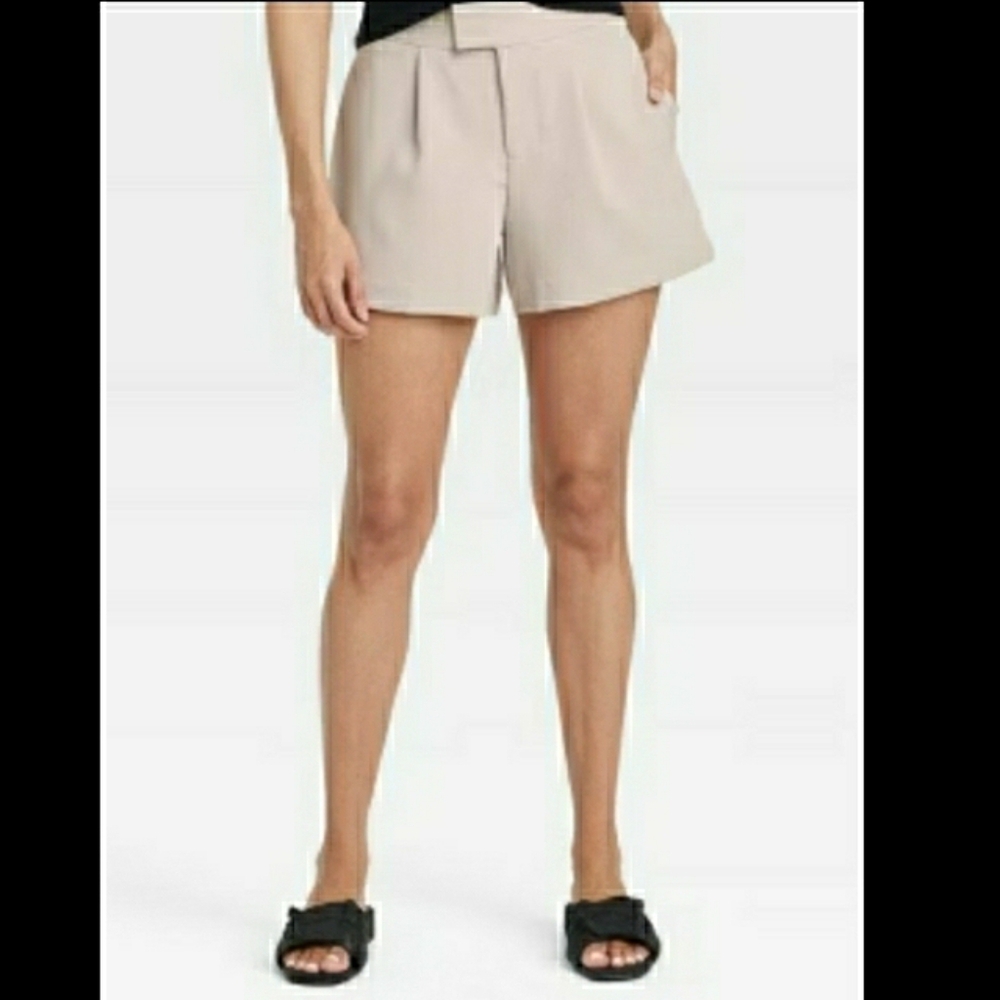 a new day Neutral Beige High-Rise Pleated Women's Shorts Size 10 NWT